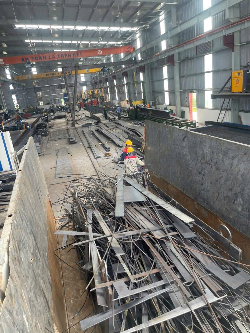 Cân và thu mua sắt thép phế liệu Từ Liêm tận nơi