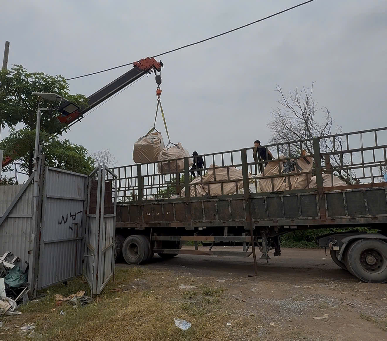 Tân Thịnh Phát thu mua phế liệu tận nơi tại Quảng Ninh