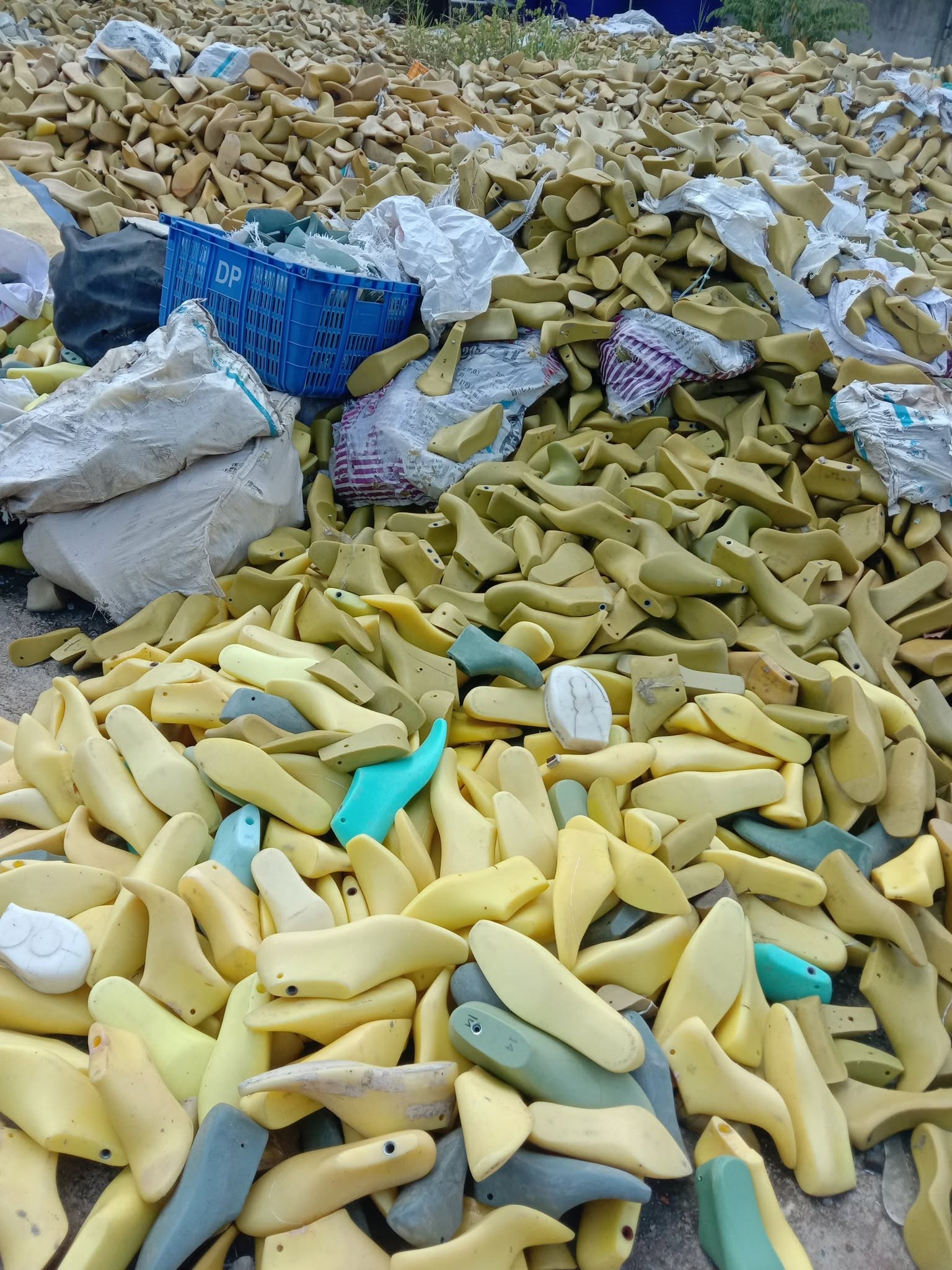 Thanh lý phom giày cũ giúp giải phóng kho nhà máy