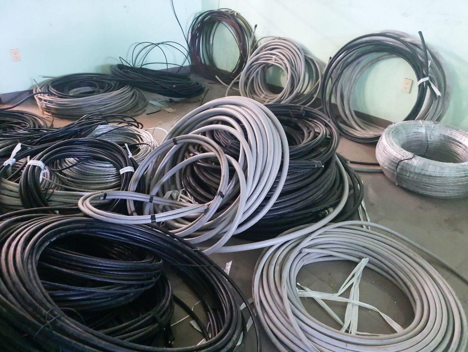 Thu mua cáp 3 pha và cáp ngầm lõi đồng cũ Hà Nội